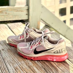 Youth/Women’s Nike Air Max Running Sneaker